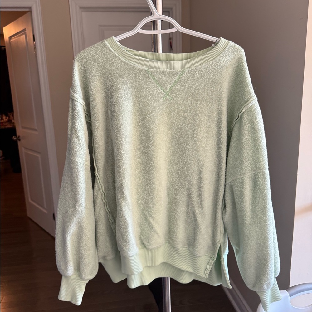 Oversized fleece crew neck